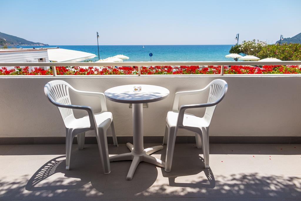 Hotel Montecristo Marina di Campo Exteriör bild